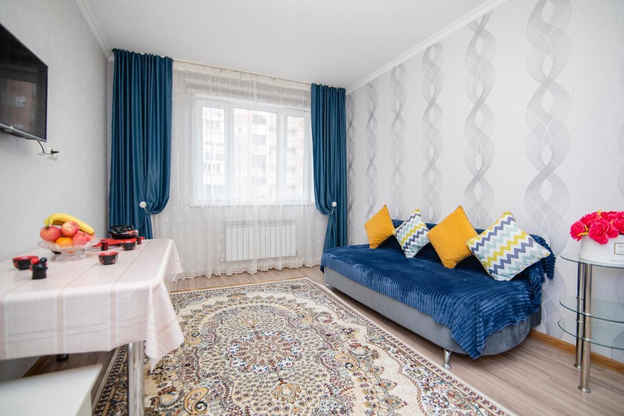 Apartment Zodiak Алма Ата Екстериор снимка