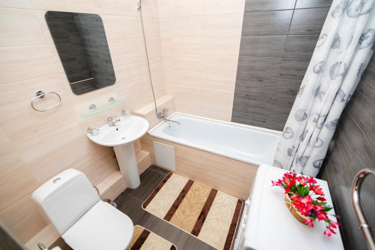 Apartment Zodiak Алма Ата Екстериор снимка